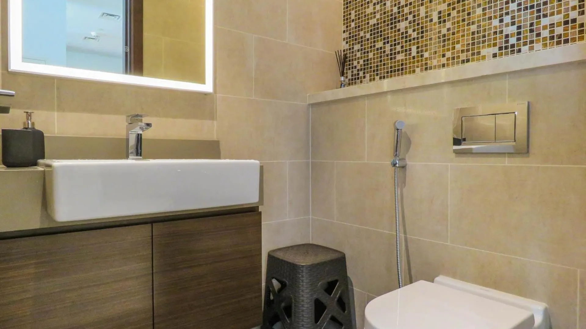 Apartment Oyo 755 Home Sobha Greens Dubai United Arab Emirates